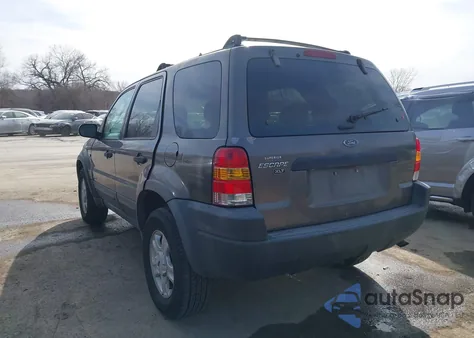 2002 Ford Escape Xlt z USA, uszkodzony, nr VIN 1FMYU03172KE10308